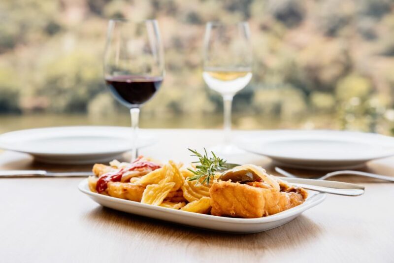 Pinhão: Douro River Boat Tour with Lunch - Pinhão: Douro River Boat Tour with Lunch — A Friendly Look