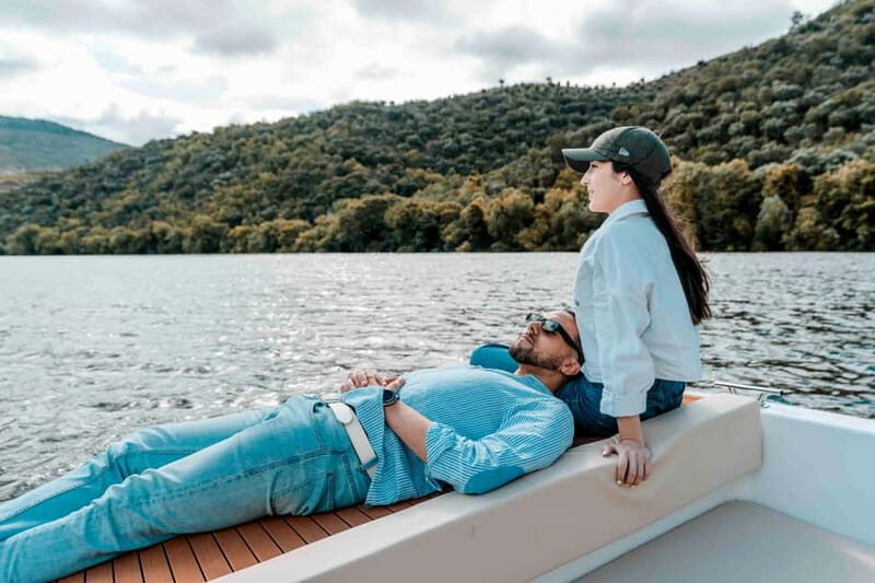 Pinhão: Private Electric Boat Tour 2h| Wine Tasting Included - An In-Depth Look at the Experience
