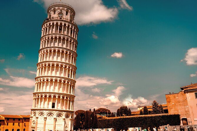 Pisa Walking Tour with Audio and Written Guide by a Local - Key Points