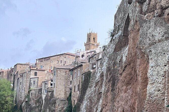 Pitigliano in the footstep of the Etruscan: Hike and wine tasting - The Tasting Experience: Savoring Local Flavors