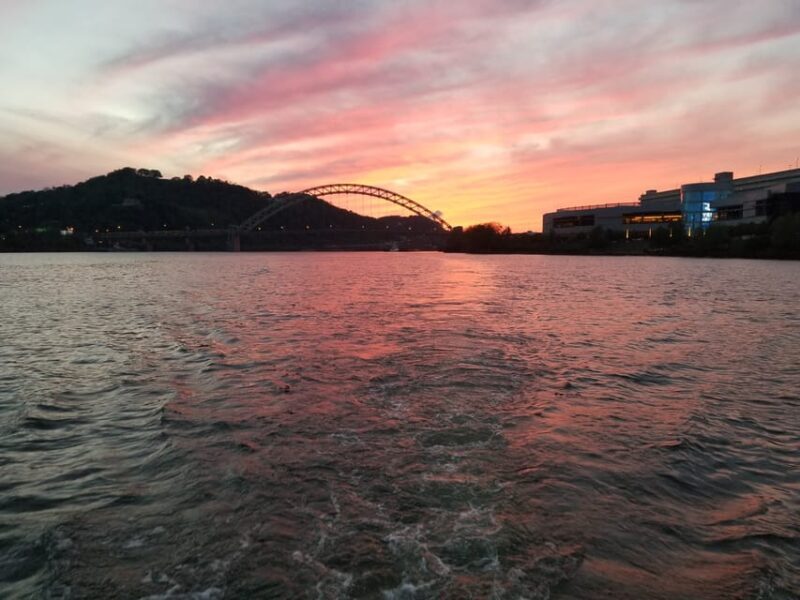 Pittsburgh: Private Yacht River Cruise with Captain and BYOB - Discovering Pittsburgh from the Water: The Experience