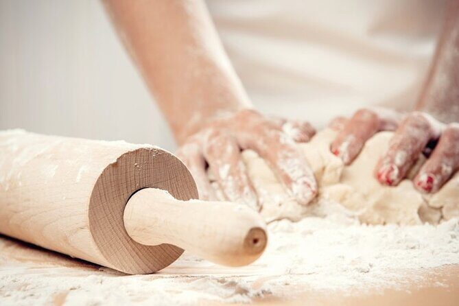 Pizza Lesson in Napoli - An In-Depth Look at the Pizza-Making Experience