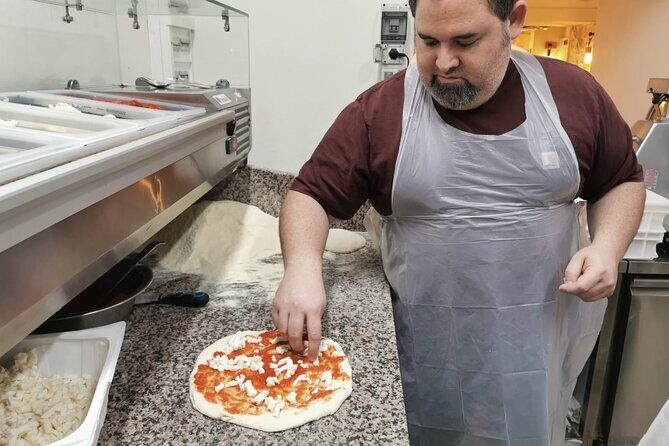 Pizza-Making Class with Local Top-Rated Chef with Drink in Naples - FAQs