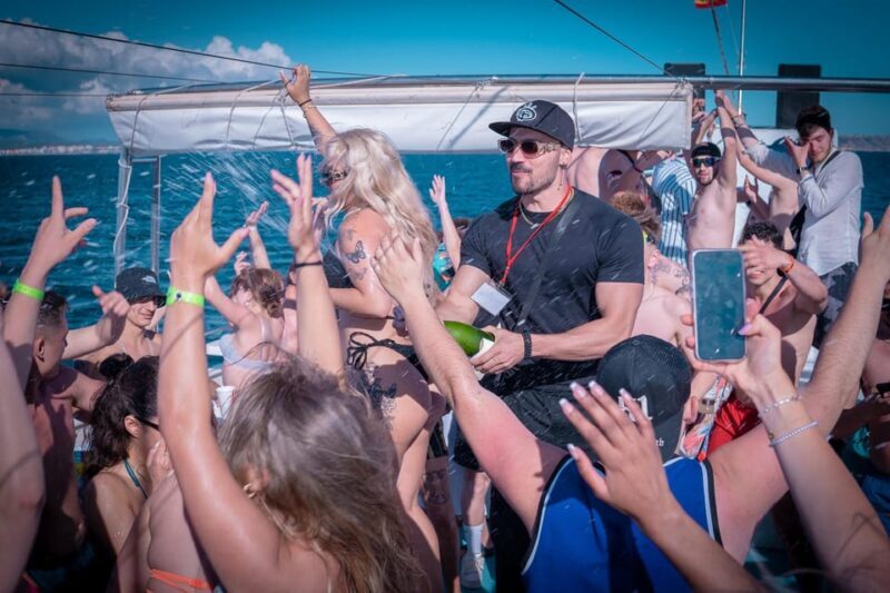Playa de Palma: Boat Party with DJ, Buffet and Entertainment - Who Should Sign Up?