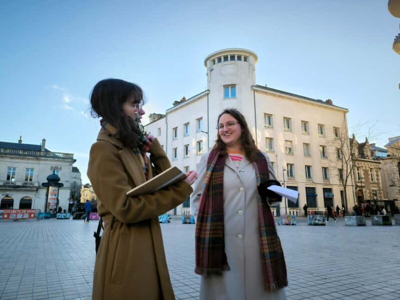 Poitiers: Eleanor's Treasure Hunt Guided City Tour - Key Points