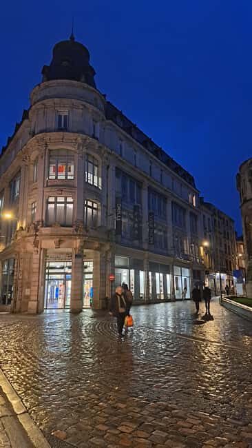 Poitiers: Epic Nighttime Torchlight Tour - The Highlights of the Tour