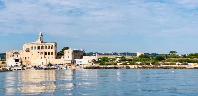 Polignano a Mare: Boat Trip, Swim & Cave with Aperitif - FAQ