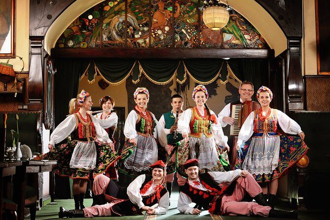 Polish Folk Show with 3 course dinner in Krakow legendary restaurant - Key Points
