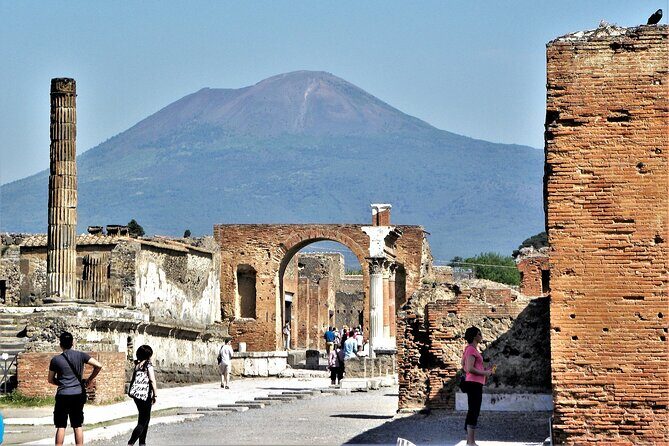 POMPEI & VESUVIUS TOUR from NAPLES (tickets and Hotel Pick-up INCLUDED) - Key Points
