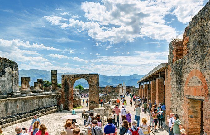 Pompeii and Herculaneum led by an Archaeologist with private transport - Why This Tour Stands Out