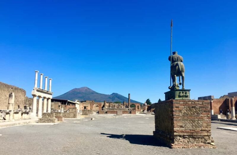 Pompeii: experience with a real archaeologist in a small group - Key Points