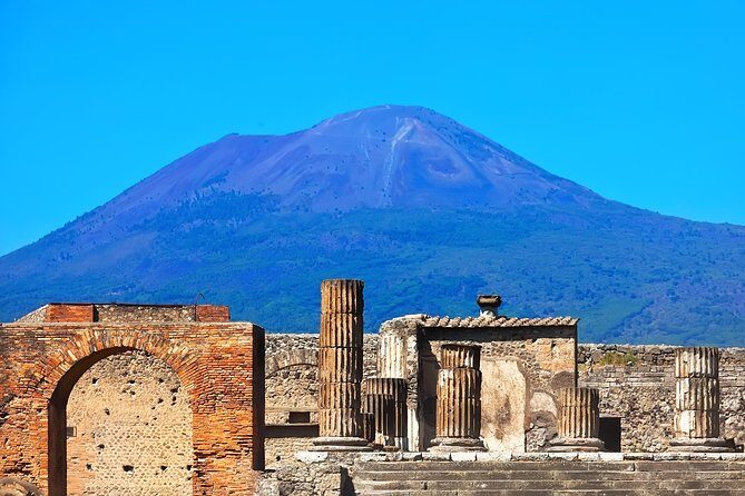 Pompeii, Positano,Sorrento with guide, tickets and lunch all included - Exploring Pompeii: A Step Back in Time