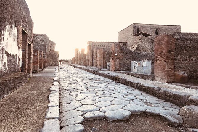 Pompeii Private Tour with expert local guide - Who Should Consider This Tour?