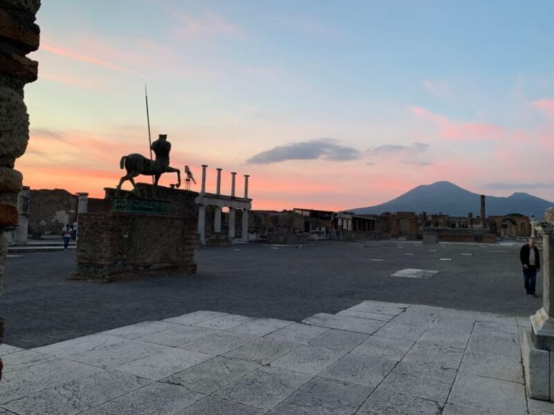 Pompeii semi-private tour, priority Access and Expert Guide - Key Points