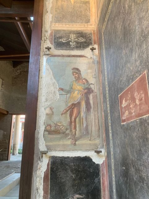 Pompeii semi-private tour, priority Access and Expert Guide - Who Is This Tour Best For?