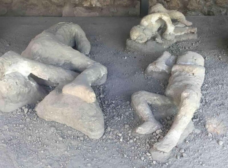 Pompeii: Semi-private tour with an Archeologist Guide - Key Points