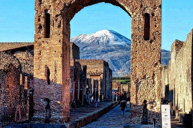 Pompeii Skip the Line Shared Group Tour - Key Points