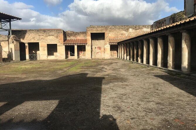 Pompeii - Small Group Tour (skip-the-line admission included) - Who Should Consider This Tour?
