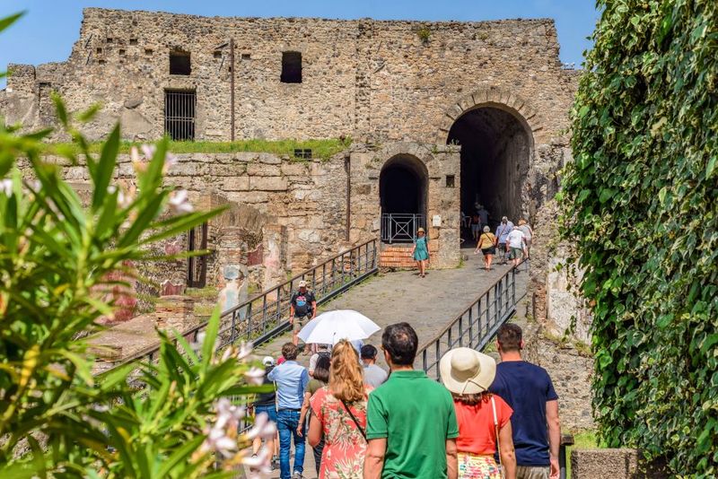 Pompeii: Small Group Tour with an Archaeologist - Temples, baths, and everyday services