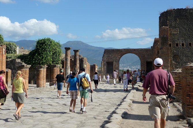 Pompeii & Vesuvius Day Trip from Naples with Italian Light Lunch - A Closer Look at the Tour Experience