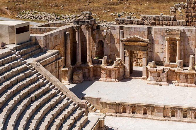 Pompeii, Vesuvius, Wine tasting and light lunch All Inclusive - A closer look at the experience