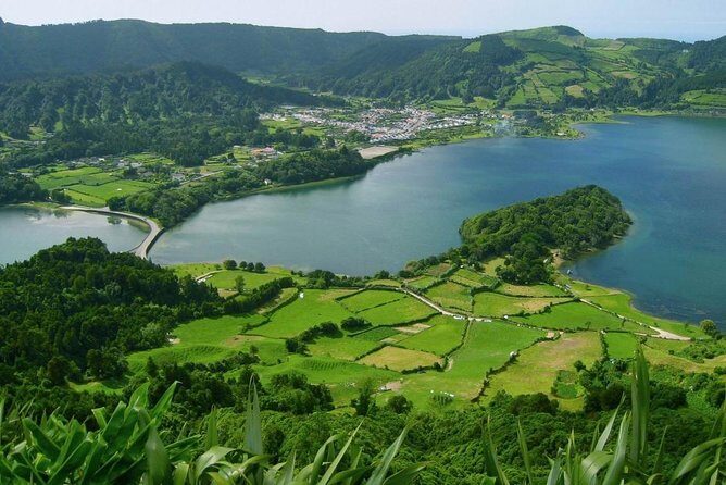 Ponta Delgada: Tour to Sete Cidades Volcano Lakes - Is This Tour Right for You?