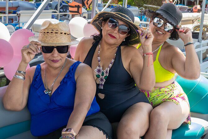 Pontoon Private Tour of the Seven Colors Lagoon - FAQ