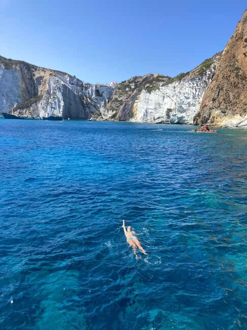 Ponza: Boat Tour with Lunch Onboard - Who Should Consider This Tour?