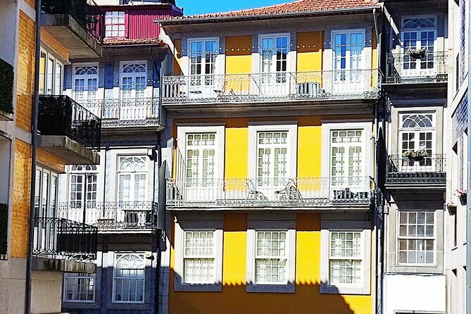 Port in 3 hours Photo & Flavors Secrets Tour - Who Is This Tour Best Suited For?