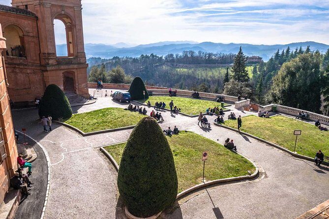 Porticoes of Bologna and Basilica San Luca Guided tour - An In-Depth Look at the Tour Experience