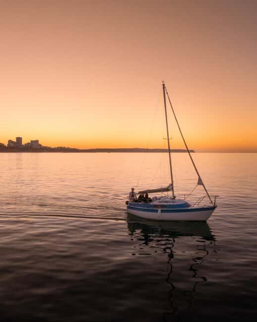 Portimão: Private Sailing Tour for Couples All Inclusive - Accessibility and Practicalities