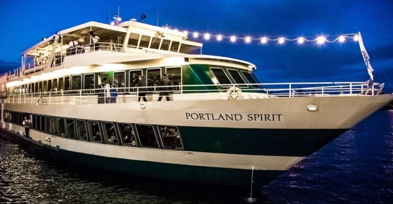 Portland: Willamette River 2.5-hour Dinner Cruise - Who Will Love This Experience?