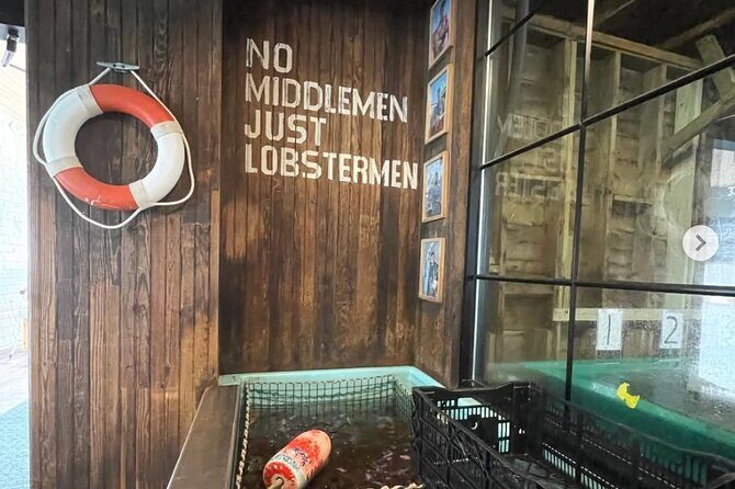 PortlandLobsterRollWalkingFoodTour  WaterfrontStories - Sights, Sips, and Sweets