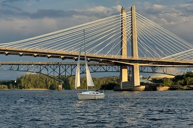 Portland's Ultimate 12 Historic Bridges' Scenic Boat Tour - Key Points