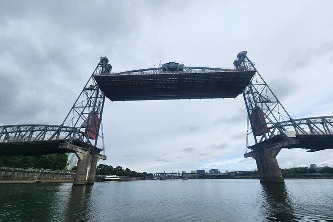 Portland's Ultimate 12 Historic Bridges' Scenic Boat Tour - The Experience: What to Expect on the Tour
