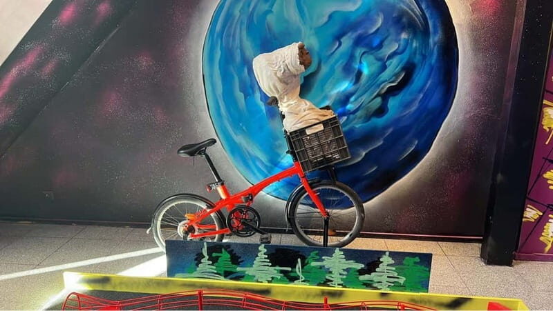 Porto: 18-Hole Indoor Mini Golf Ticket with UV Light Courses - What Makes This Mini Golf Experience Stand Out