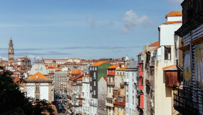Porto: 2.5-Hour Private City Tour Off the Beaten Track - The Importance of a Knowledgeable Guide