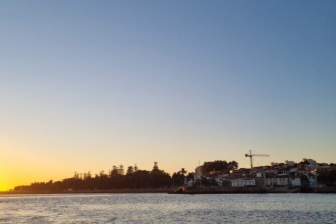 Porto: 2h Private Tour (1 to 6 people) on the Douro River with a local - The Bottom Line