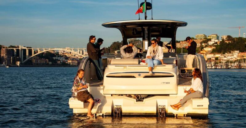 Porto: 2h SUNSET Private Luxury Yacht in the Douro - Key Points