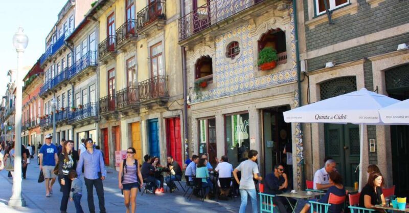 Porto: 3-Hour Downtown Walking Tour - The Guide and Group Dynamics
