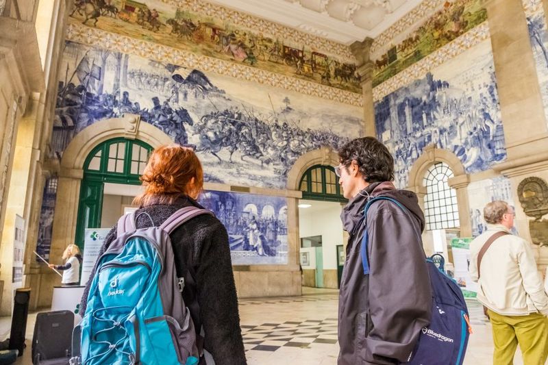 Porto: 3-Hour Guided City Highlights Walking Tour - Mercado do Bolhão: a photo stop that adds local texture