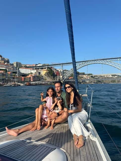 Porto 4H: Charming cruise, wine tasting, and vintage van tour - Transition to the Water – Douro River Cruise