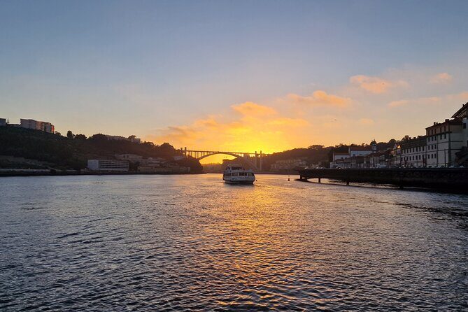Porto: 6 bridges tour, Douro river with 4 Port Wine tasting - Who This Tour Suits Best