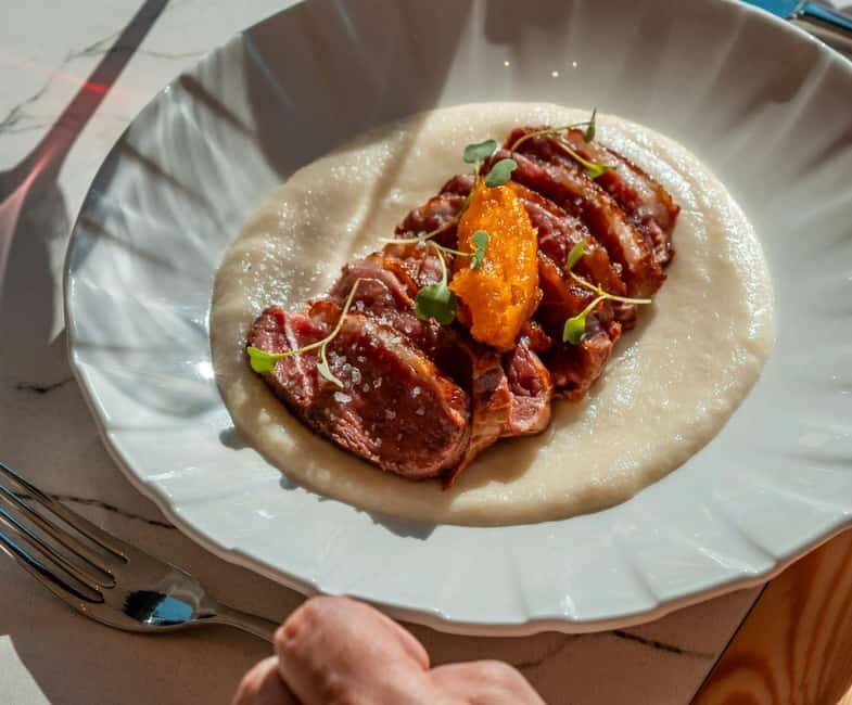 Porto: A la carte lunch + Douro River cruise - Key Points