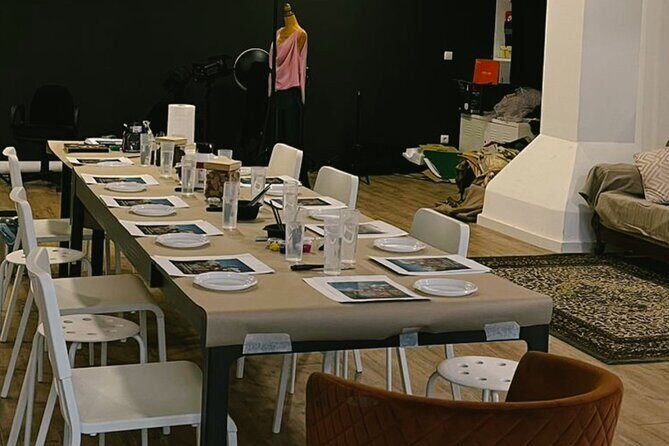 Porto: Acrylic Painting Workshop for Groups at Antero de Quental - The Experience from the Participant Perspective