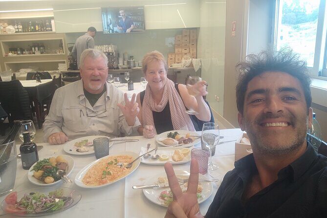 Porto city Walking Tour by a expert local - Exploring Porto Through Its Main Sights and Hidden Corners