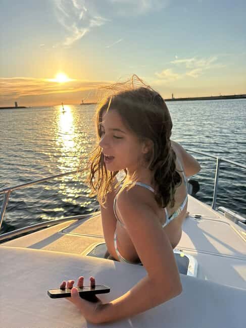 Porto: Douro 6 Bridges Cruise & Port Wine Tasting (Max 10) - Discover the Charm of Porto from the Water: A Review of the Douro 6 Bridges Cruise & Port Wine Tasting