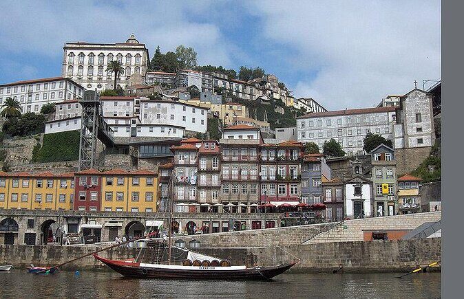 Porto Douro River Tour: Exclusive Experience with Local Guides - Key Points