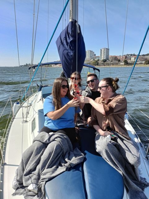 Porto: Exclusive Party aboard a charming sailboat with drink - Who Is This Tour Best For?