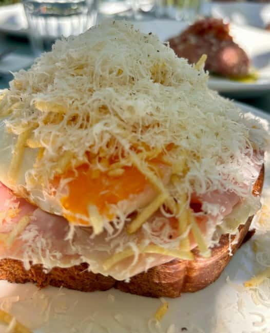 Porto: Food Itinerary Curated by Local Experts - Who Should Consider This Service?